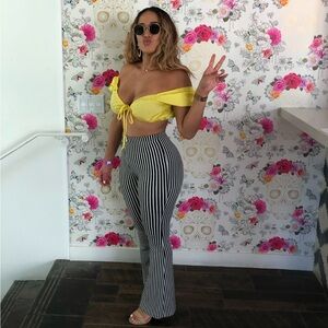 Fashion Nova Sunny Yellow Tie-Front Crop Top